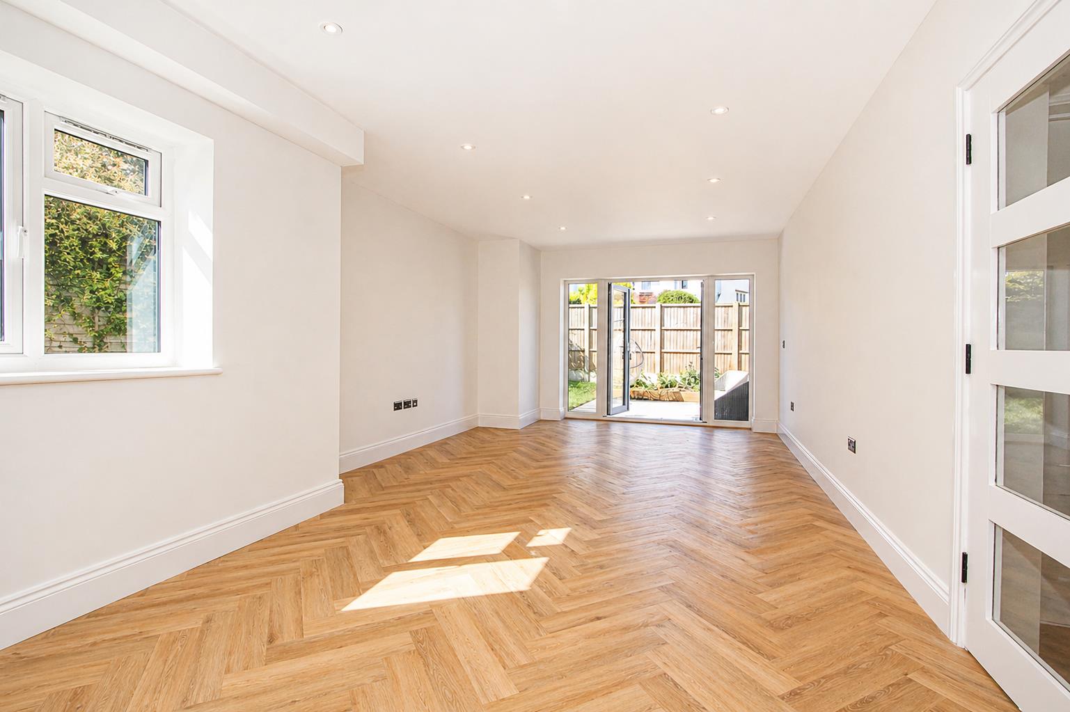 4 bed property in Upland Road, Sutton